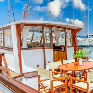 Botel Marta Boat, Castelsardo
